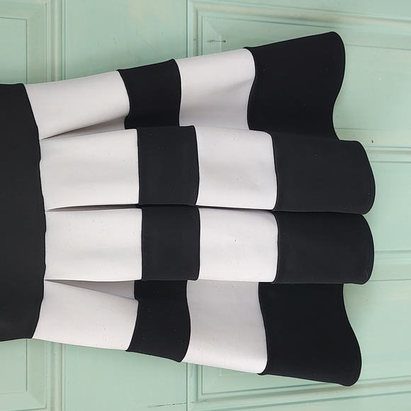 EUC flirty b&w dress🩷 - Picture 4 of 9
